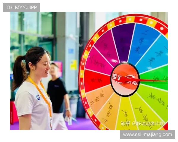 现场互动环节观众参与热烈,抽奖活动送出签名礼品 现场互动环节观众参与热烈,抽奖活动送出签名礼品